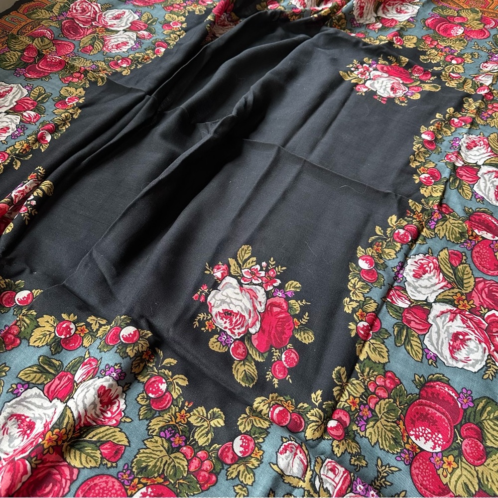 Signature Echo Floral Scarf